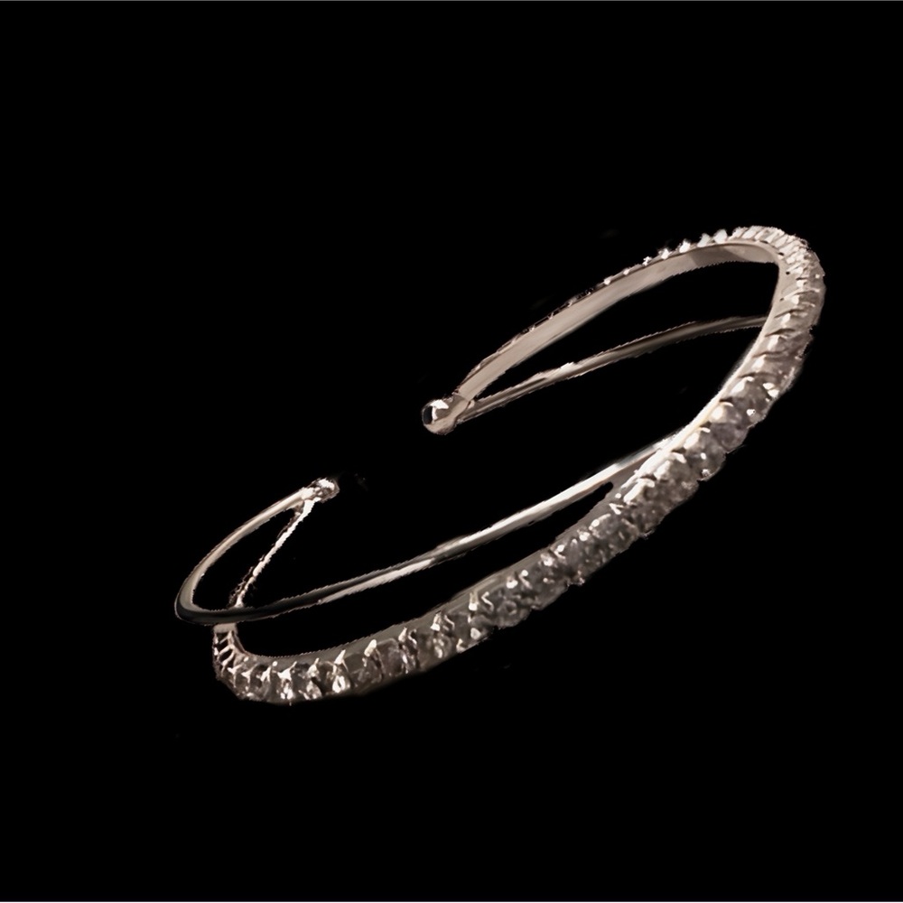 Elegant Silver Women's Bracelet